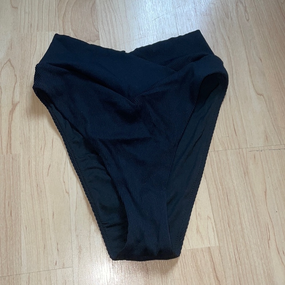 Aerie high waisted ribbed crossover bikini bottoms.